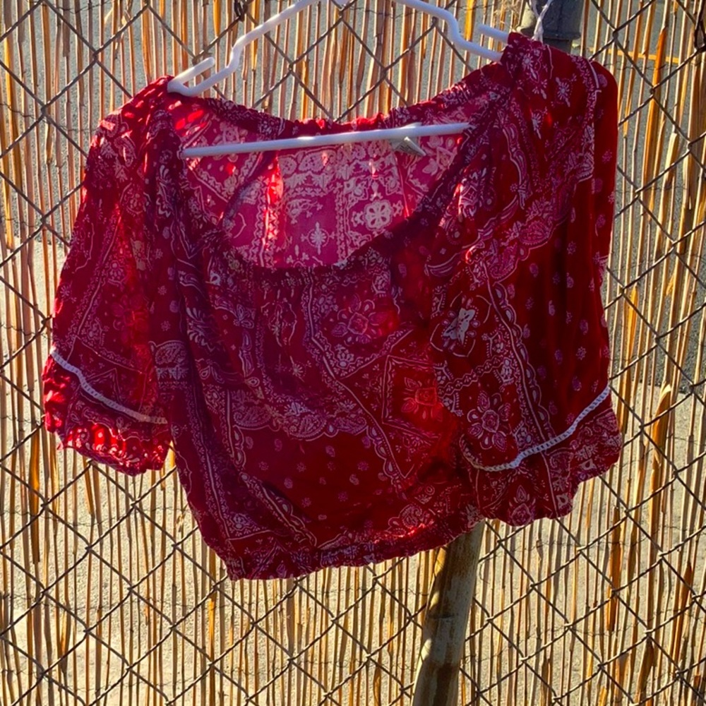 Small forever 21 red crop top